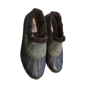 JBU Black and Green Faux Fur Lined Shoes